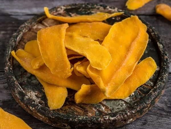 انبه خشک خارجی شیرین و خوش‌ طعم از بهترین تولیدات بین‌ المللی